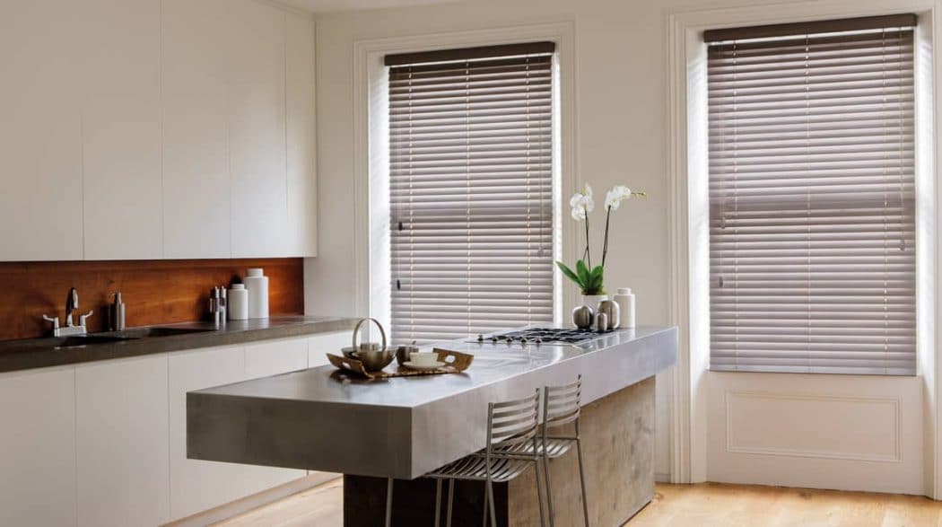 Wood venetian - kitchen